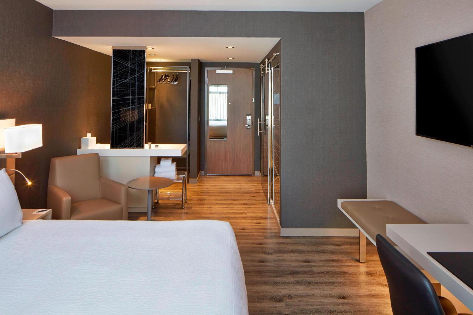 Ac Hotel By Marriott Seattle Bellevue/Downtown Exterior photo